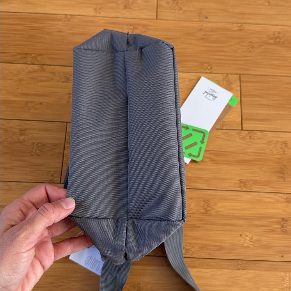 Herschel Grade Mini Crossbody NWT - Picture 5 of 9